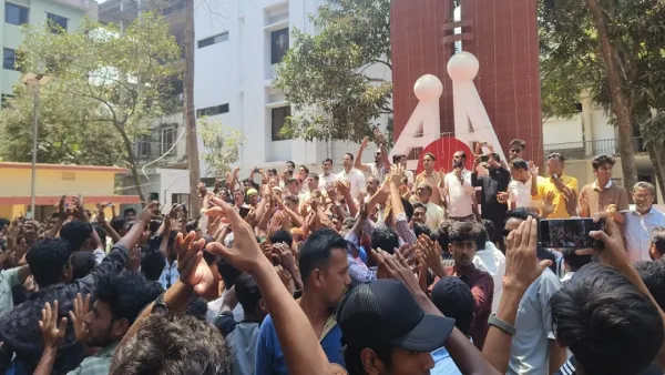 মিরসরাইয়ে ১৪৪ ধারা ভেঙে শহীদ মিনারে ফুল, অতঃপর...