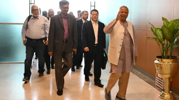 চীনের উদ্দেশে ঢাকা ছাড়লেন প্রধান উপদেষ্টা