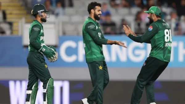 শাদাব-সরফরাজদের এজেন্টের বিরুদ্ধে ব্যবস্থা নিলো ইংল্যান্ড বোর্ড