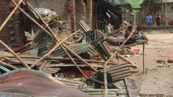 বদরগঞ্জে বাড়িঘরে হামলা ও অগ্নিসংযোগ, আহত ৭