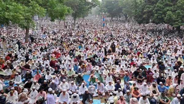 ঐতিহাসিক শোলাকিয়ায় দেশের সবচেয়ে বড় ঈদ জামাত অনুষ্ঠিত 