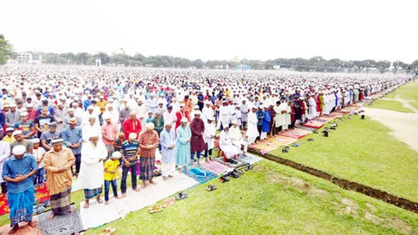 গোর-এ-শহীদে দেশের সবচেয়ে বড় ঈদের জামাত অনুষ্ঠিত