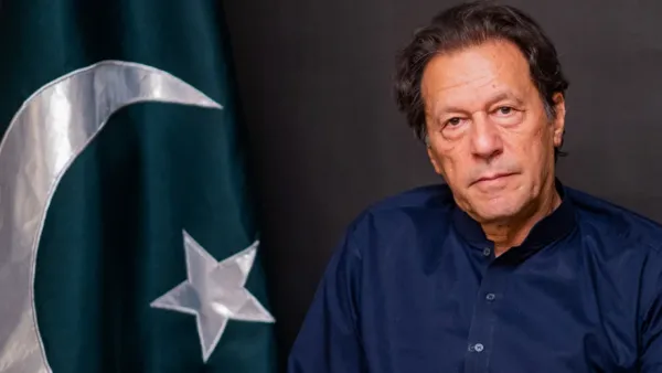 নিরাপত্তার কারণে ঈদের নামাজ পড়তে পারেননি ইমরান খান