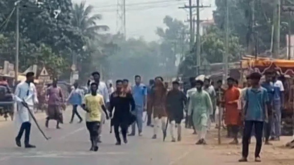 ঈদের নামাজ শেষে ‘জয় বাংলা’ স্লোগান ঘিরে বিএনপি-আওয়ামী লীগের সংঘর্ষ