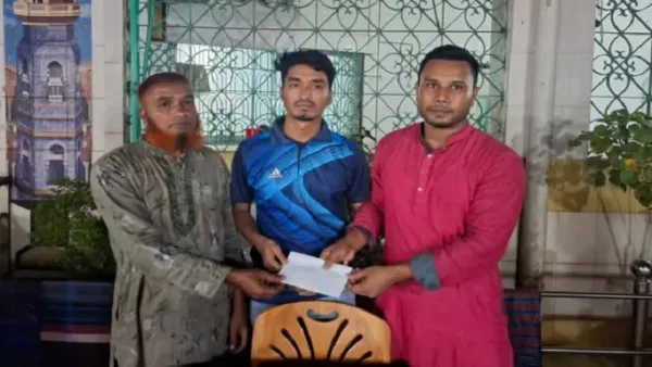 প্রতারণার শিকার জবি শিক্ষার্থীর পাশে ছাত্রদল নেতা শাহরিয়ার 