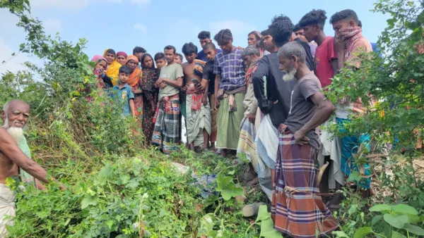 সাঁথিয়ায় ব্যবসায়ীর গলাকাটা মরদেহ উদ্ধার