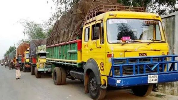 পেট্রাপোল বন্দর থেকে ফেরত এল ৪ মালবাহী ট্রাক