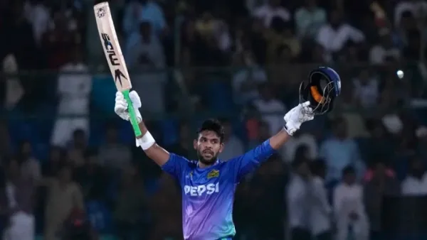 পিএসএলে এবার ডাবল সেঞ্চুরি করতে চান উসমান