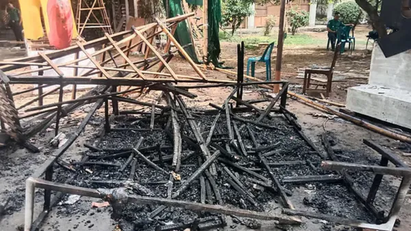 ‘ফ্যাসিবাদের মুখাকৃতি’ পুড়ে যাওয়া নিয়ে চারুকলার দুঃখ প্রকাশ