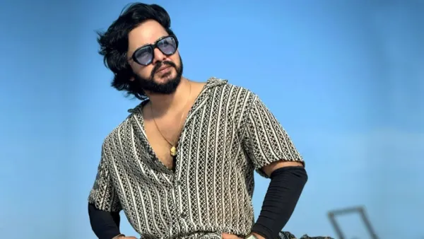 ভারতীয় সিনেমায় গাইলেন অমি