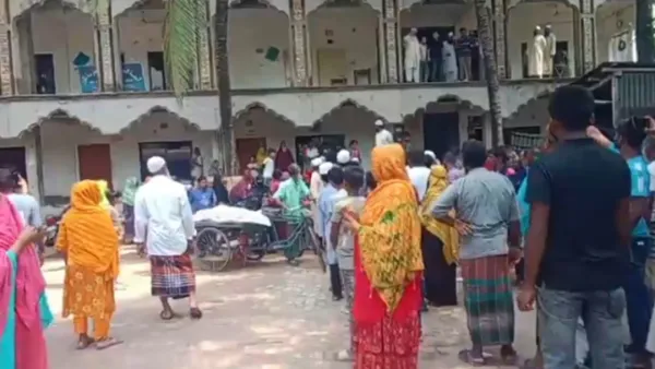 নাটোরে মাদ্রাসা থেকে ছাত্রের ঝুলন্ত মরদেহ উদ্ধার