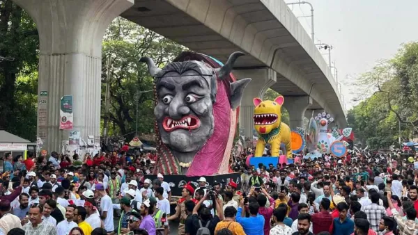 চারুকলায় বর্ষবরণের আনন্দ শোভাযাত্রা শুরু (ভিডিও)