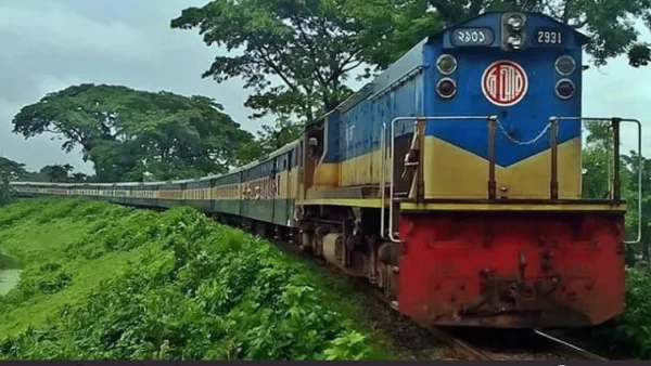 ঢাকা অভিমুখী ৫ ট্রেনের যাত্রা বাতিল