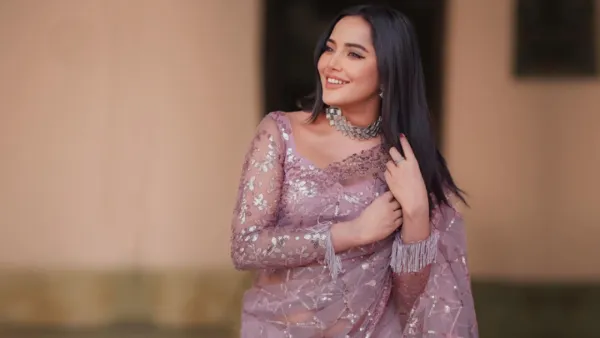 সমালোচনার জবাব দিলেন সামিরা খান মাহি