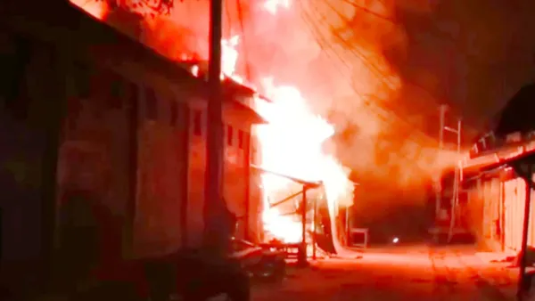 বিএনপি কার্যালয়সহ ৫ দোকান পুড়ে ছাই