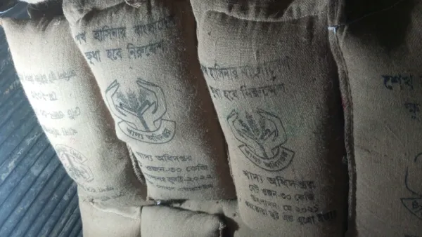 খাদ্য গুদামে চালের বস্তায় এখনো শেখ হাসিনার নাম 