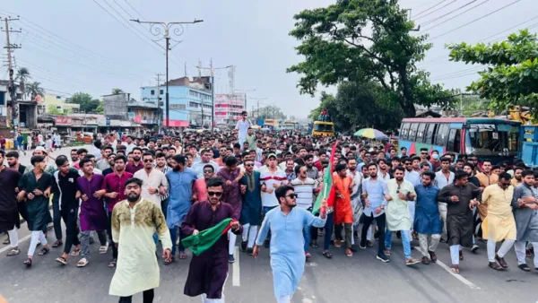 ছাত্রদল কর্মীর ওপর হামলার প্রতিবাদে বিক্ষোভ মিছিল 
