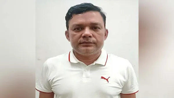 সাবেক স্বরাষ্ট্রমন্ত্রীর ‘ক্যাশিয়ার’ গ্রেপ্তার 