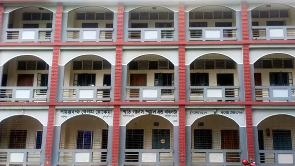 চুক্তিতে নকল সরবরাহের ‘প্রতিযোগিতা’ এসএসসি পরীক্ষা কেন্দ্রে