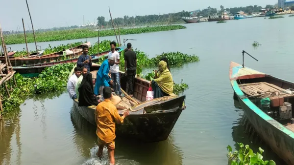 একটি সেতুর অভাবে ১১ গ্রামের ২০ হাজার মানুষের দুর্ভোগ