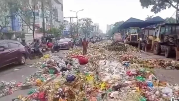 রাস্তায় ময়লা ফেলাকে ‘অত্যন্ত বিচ্ছিন্ন ঘটনা’ বলছে ডিএনসিসি