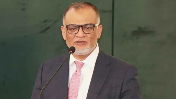 পাঁচতলা বাড়ির মালিক, প্রশাসনের লোকও পেয়েছিলেন টিসিবির কার্ড: বাণিজ্য উপদেষ্টা