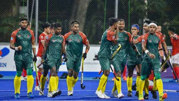 শ্রীলংকাকে উড়িয়ে বাংলাদেশের চারে চার