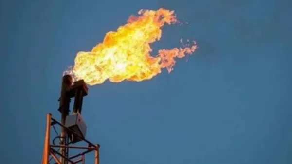 কমাতে গিয়ে আরও বেড়েছে গ্যাস সেবার জটিলতা