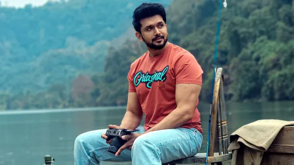 আড়াল ভাঙলেন আরিফিন শুভ