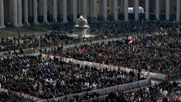 পোপ ফ্রান্সিসের শেষকৃত্যে বিশ্বনেতাসহ সাধারণ মানুষের ঢল