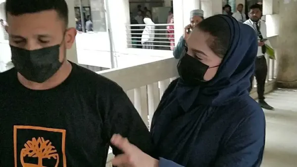 মুখ লুকিয়ে আদালত ছাড়তে বাধ্য হয়েছেন নাসির-তামিমা