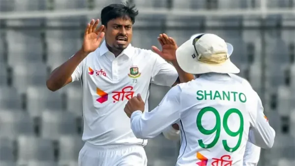 তাইজুলের ৫ উইকেট, শেষ বিকেলের দাপটে বাংলাদেশের দিন