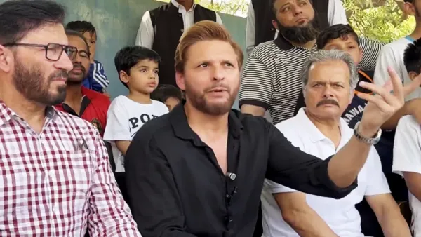 পেহেলগামের ঘটনায় ভারতীয় সেনাবাহিনীর তীব্র সমালোচনায় আফ্রিদি