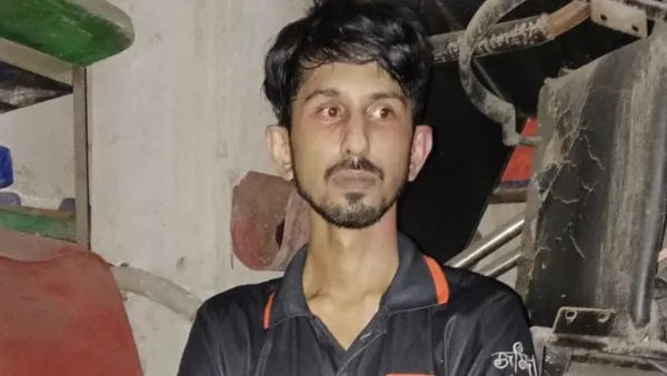 জবি ছাত্রীর ঝুলন্ত মরদেহ উদ্ধার, তরুণ গ্রেপ্তার