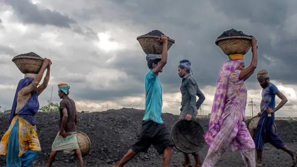 মে দিবস আসে যায় ভাগ্য বদলায় না 