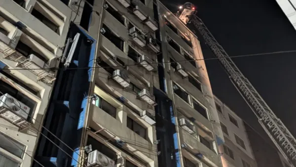 পল্টনে সাব্বির টাওয়ারে লাগা আগুন নিয়ন্ত্রণে