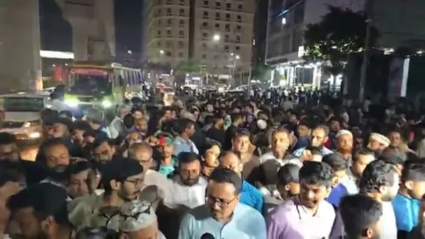 হাসনাতের ওপর হামলা, বাংলামোটরে প্রতিবাদ মিছিল