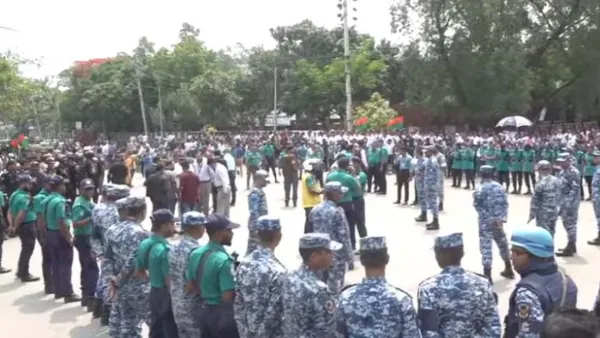 বিমানবন্দরে সতর্ক অবস্থানে আইনশৃঙ্খলা বাহিনী