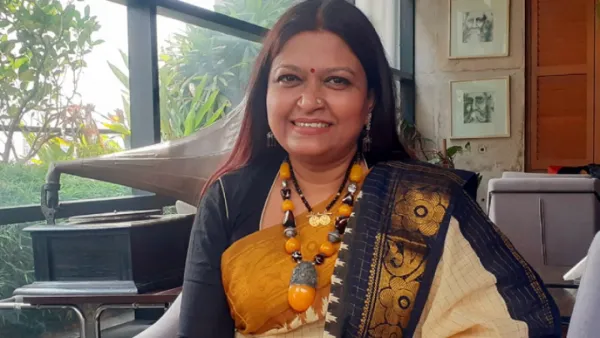 চয়নিকা চৌধুরীর বিরুদ্ধে গ্রেপ্তারি পরোয়ানা