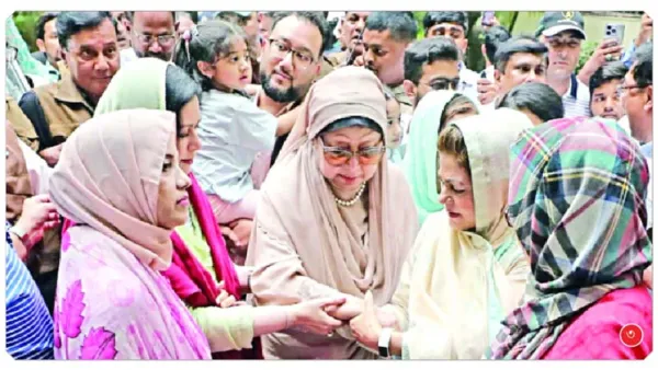 আলোকচিত্রে বেগম খালেদা জিয়ার দেশে ফেরা