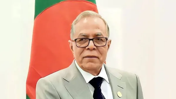 গভীর রাতে দেশ ছাড়লেন সাবেক রাষ্ট্রপতি আবদুল হামিদ