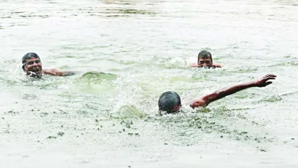 বাতাসে আগুনের হল্কা