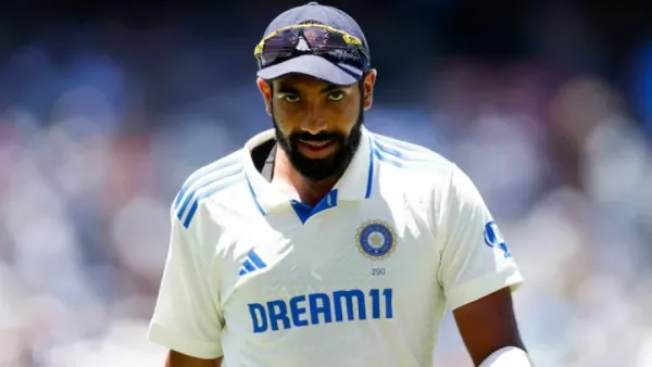 টেস্ট অধিনায়কের দৌড় থেকে সরে গেলেন বুমরাহ