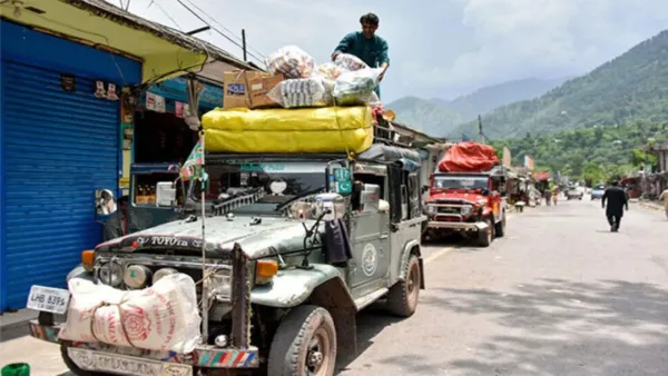 ঘরে ফিরতে শুরু করেছেন কাশ্মীরিরা