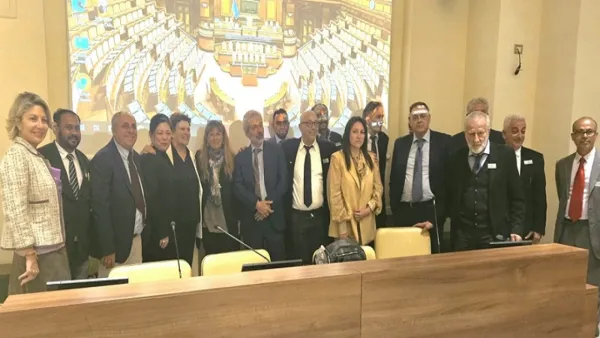 ইমিগ্রেশন জটিলতা নিরসনে ইতালির পার্লামেন্টে আলোচনা সভা