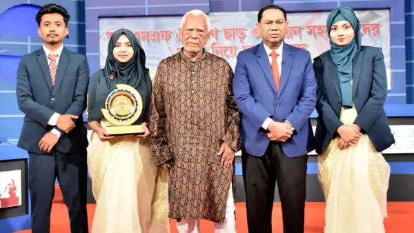 ‘বছরে দুই থেকে আড়াই বিলিয়ন ডলার ঋণ পরিশোধ করছে বাংলাদেশ’