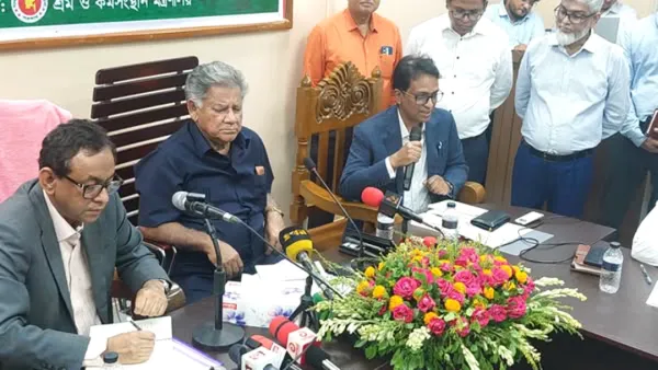 চায়ের দাম বাড়লে শ্রমিকদের মজুরিও বাড়বে: শ্রম উপদেষ্টা