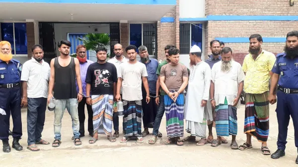 মধ্যরাতে যৌথবাহিনীর অভিযান, গ্রেপ্তার ১৫