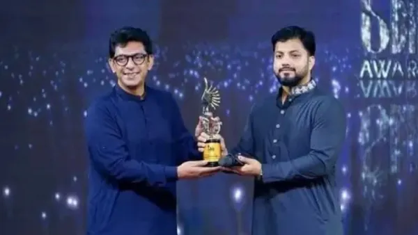 চঞ্চল চৌধুরীকে পুরস্কার দিয়ে বিতর্কের মুখে যা বললেন ইশরাক হোসেন 