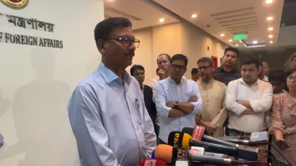 পররাষ্ট্র সচিবের ‘অবসর’ নিয়ে যা বললেন উপদেষ্টা 